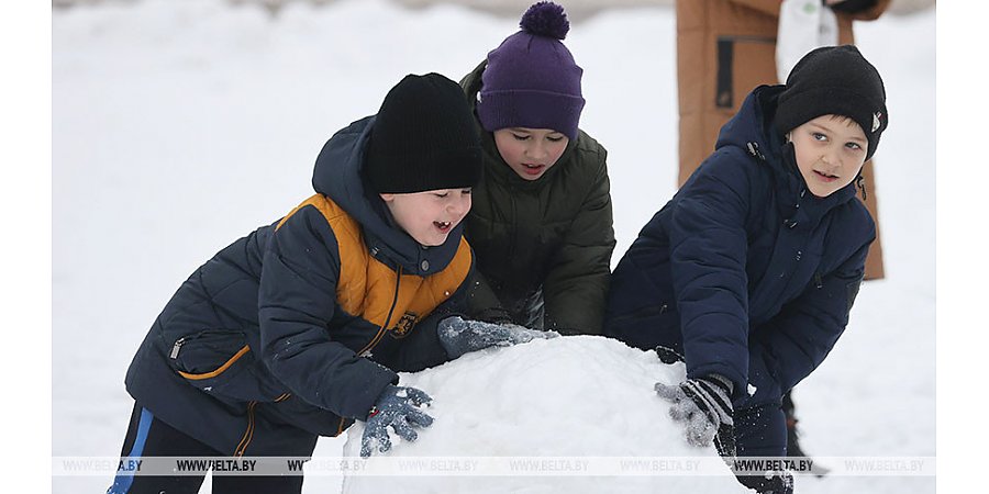 Первый областной спортивный праздник с участием семей медиков проходит в Гродно