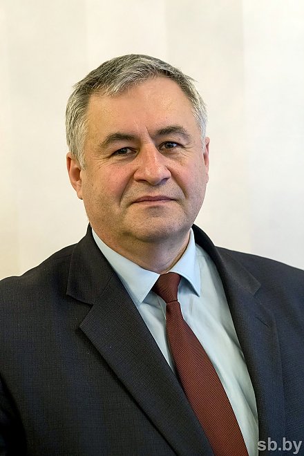 «Создать одинаковую, равноправную конкурентную среду как для сетевых, так и для всех прочих журналистов» - министр информации Беларуси Александр Карлюкевич о грядущем законе о СМИ