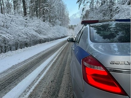 ГАИ напоминает о соблюдении правил дорожного движения в условиях непогоды