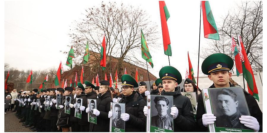 "Эстафете Победы" вдоль внешних границ СНГ дали старт в Брестской крепости