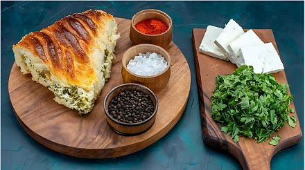 Испеките пирог с луком: народные приметы на 20 февраля