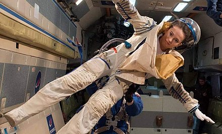 Готовящиеся к полету в космос белоруски успешно прошли тренировки в условиях невесомости
