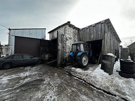 В Конвелишках горел гараж