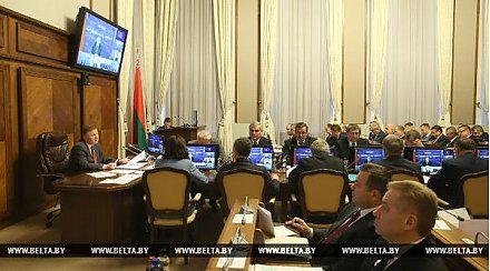 Кобяков озвучил комплекс решений для роста средней зарплаты до $500