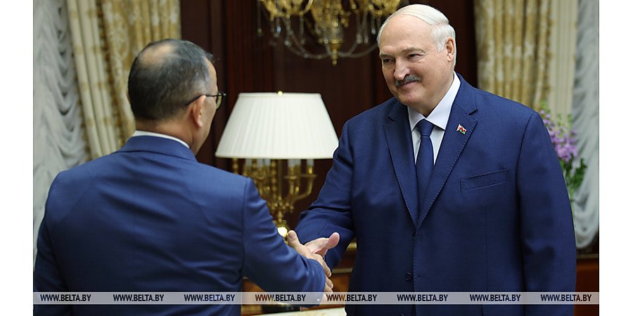 Александр Лукашенко вновь принял посла Венесуэлы после согласования "некоторых вопросов" с Мадуро