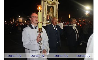 У Тракелі — з паклонам да цудатворнага абраза Маці Божай (+ВІДЭА)