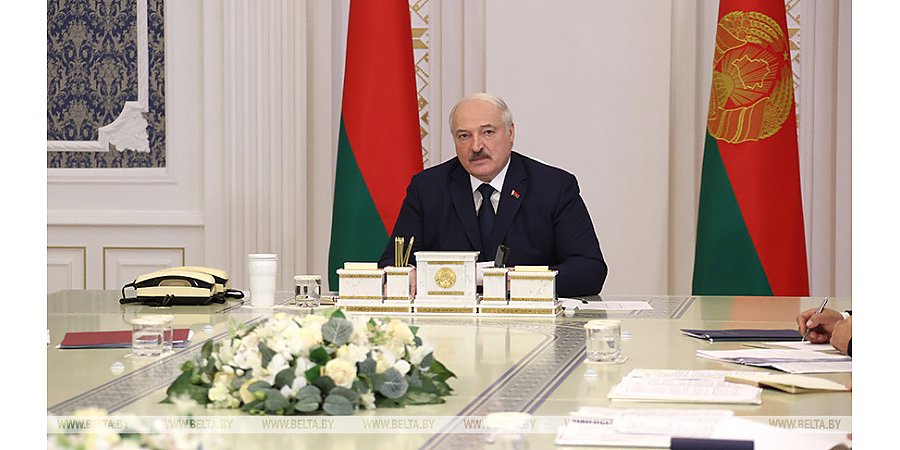 Динамика в АПК, фишки Форума регионов и отечественная вакцина. Александр Лукашенко собрал совещание по развитию Витебской области
