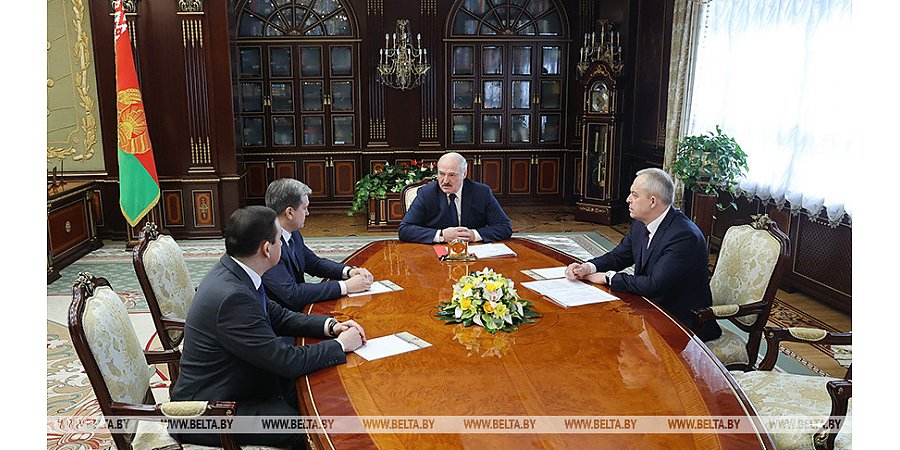 "Идет информационная война" - Лукашенко прогнозирует усиление информационного противостояния