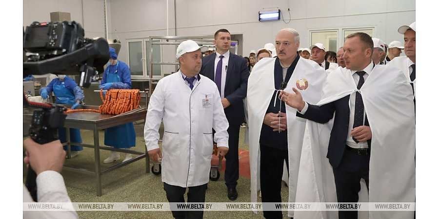 Александр Лукашенко в Крупском районе: тема сегодняшнего нашего урока - дальнейшая модернизация сельского хозяйства