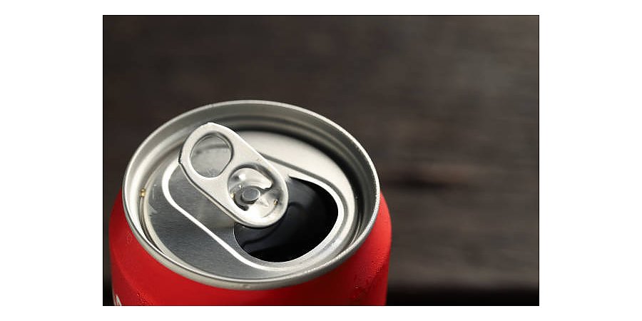 Врач рассказал, как энергетические напитки влияют на здоровье подростков