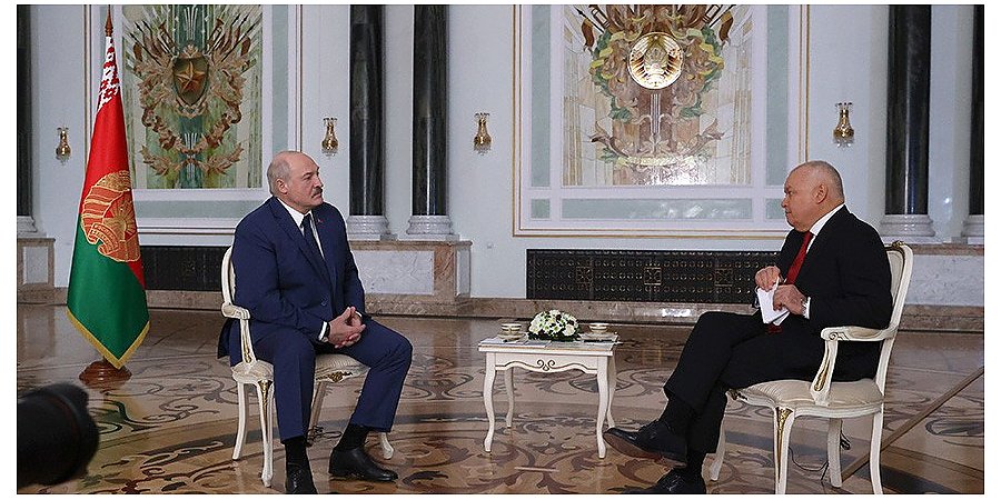 "Если не начнется война". Александр Лукашенко о планах провести референдум по обновленной Конституции