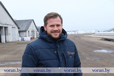 Живет своим делом