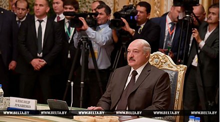 Лукашенко призывает СНГ к единству в условиях разрушения сложившейся системы международной торговли