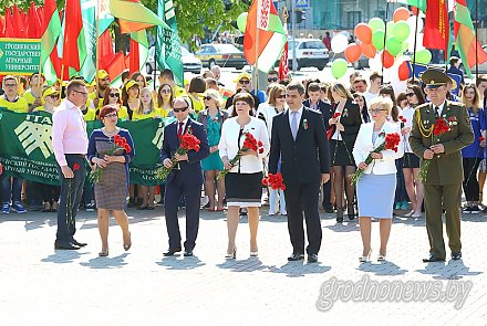 Митинг, посвященный Дню Государственного герба и Государственного флага, прошел в Гродно
