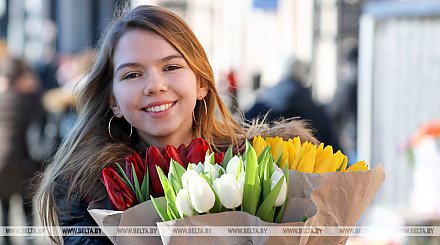 Александр Лукашенко направил поздравления белорусским женщинам с весенним праздником - Днем женщин