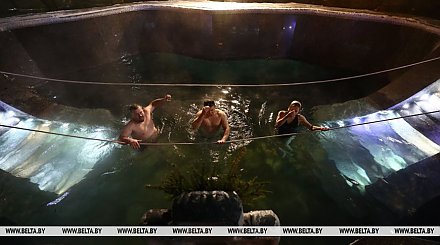 Православные верующие празднуют Крещение Господне