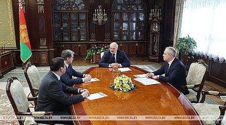 "Идет информационная война" - Лукашенко прогнозирует усиление информационного противостояния