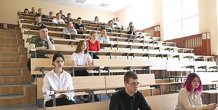 В Беларуси стартует второе централизованное тестирование по русскому языку. На Гродненщине его планируют сдавать более 700 абитуриентов