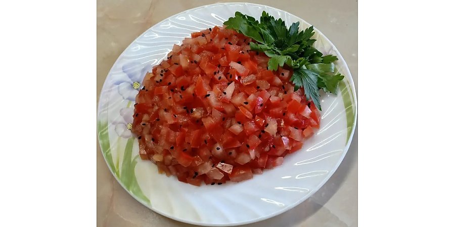 Салат "Клубничка": свежий вкус лета на вашем столе