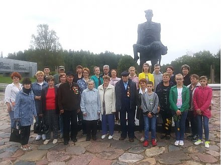 Вороновчане отправились на экскурсию по памятным местам