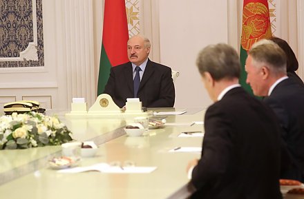 Александр Лукашенко не видит оснований менять внешнеполитический курс Беларуси