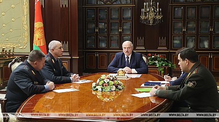 "Направляетесь на ответственные участки нашей страны" - Лукашенко назначил новых помощников в Брестской, Гродненской областях и Минске