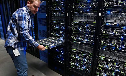 Серверы крупнейших мировых соцсетей не выдерживают нагрузку пользователей