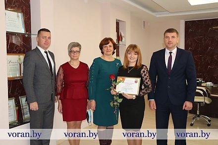 Учителя Вороновщины принимают поздравления