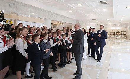 Тема недели: Александр Лукашенко - пионерам: в ваших руках будущее страны, и вы должны ее сохранить
