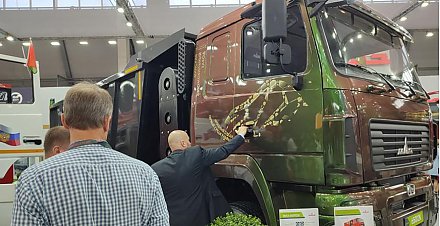 Какая белорусская техника наиболее популярна на ИННОПРОМе, рассказали в "Белинтерэкспо"