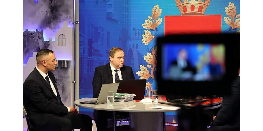 Диалог в новом формате. Председатель облисполкома Владимир Караник впервые ответил на вопросы СМИ и жителей региона в прямом эфире