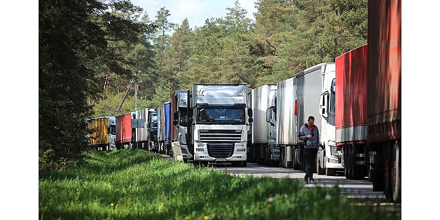 Очереди на выезд из Беларуси в ЕС стали больше — на границе скопилось свыше 1,2 тыс. фур