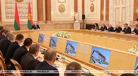Лукашенко: все влияющие на судьбу Беларуси решения должны приниматься только внутри страны