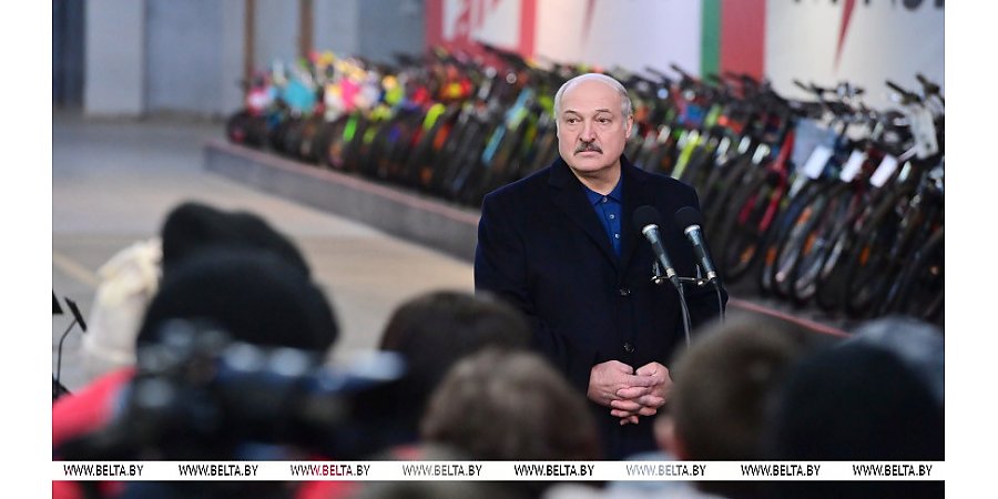 Александр Лукашенко требует, чтобы этот завод загремел на весь мир. Рассказываем о непростой судьбе минского гиганта