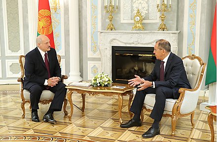 Александр Лукашенко обсудил с Сергеем Лавровым подготовку к заседанию ВГС