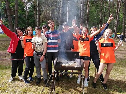 Спортивный азарт и творчество. Школьники открыли сезон турслетов на Вороновщине