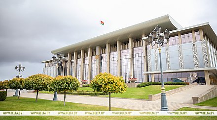 Александр Лукашенко заслушал доклады Крутого и Кочановой. В числе главного - совещание по Витебщине и мониторинг в торговле