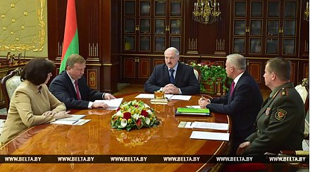 Лукашенко поручил на высоком уровне организовать и провести парад ко Дню Независимости