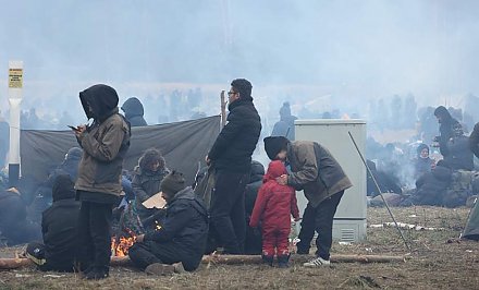 ЕС выделил 700 тысяч евро мигрантам на границе Польши и Беларуси