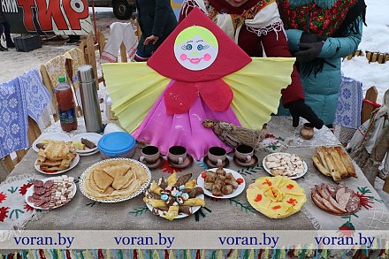 У Воранаве гучна і хораша адсвяткавалі Масленіцу