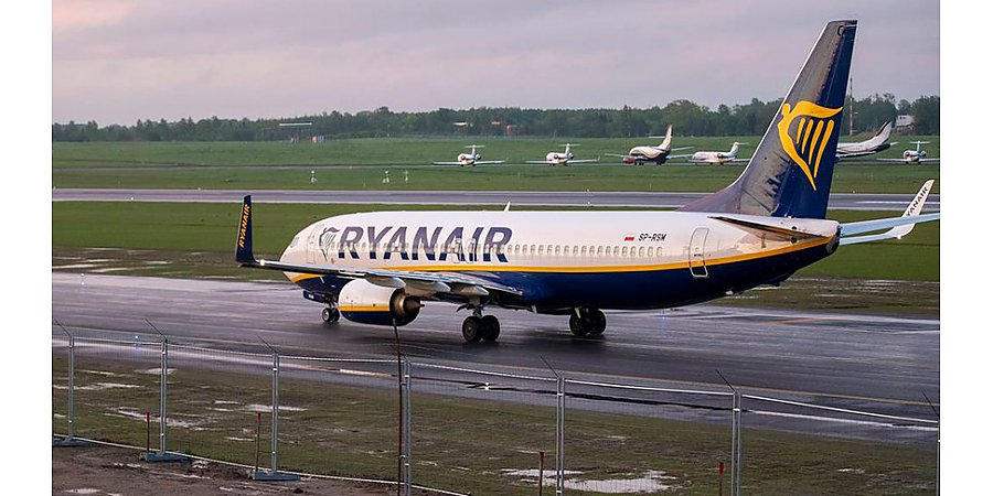 Пассажирский самолет Ryanair совершил экстренную посадку в Берлине из-за угрозы взрыва