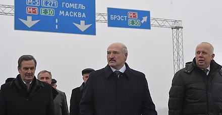 Как решение Александра Лукашенко сохранить цементную промышленность стало залогом качества белорусских дорог