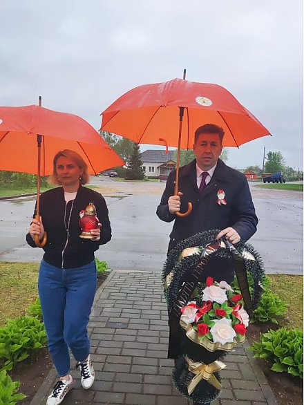 Сохраняя память: Денис Малевич посетил деревню Бастуны в Вороновском районе