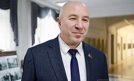 Улыбок, любви и нежности. Поздравление исполняющего обязанности председателя Гродненского облисполкома Юрия Караева с Днем женщин