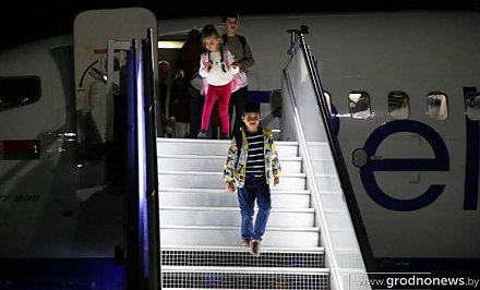 «Эвакуация в Беларусь стала для нас спасением». Прилетевшие гуманитарным рейсом из сектора Газа белорусы рассказали о возвращении на родину из зоны военных действий