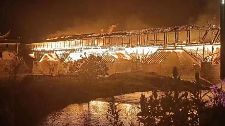 Сгорел самый длинный деревянный мост Китая