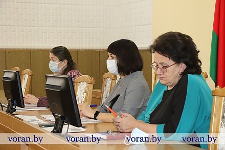 Семинар-практикум по административным процедурам прошел в отделе загса Вороновского райисполкома