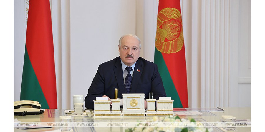 Вывести из тени председателей райисполкомов и расшевелить руководителей предприятий. Подробности жесткого разговора у Александра Лукашенко