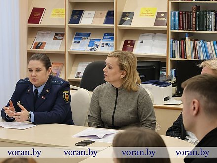 В преддверии Международного дня памяти жертв геноцида в Вороновской районной библиотеке прошла тематическая диалоговая площадка, посвященная трагическим событиям Великой Отечественной войны и послевоенного периода