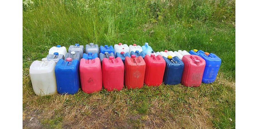 Полтонны самогона и 200 литров топлива нашли дома у завсклада сельхозпредприятия